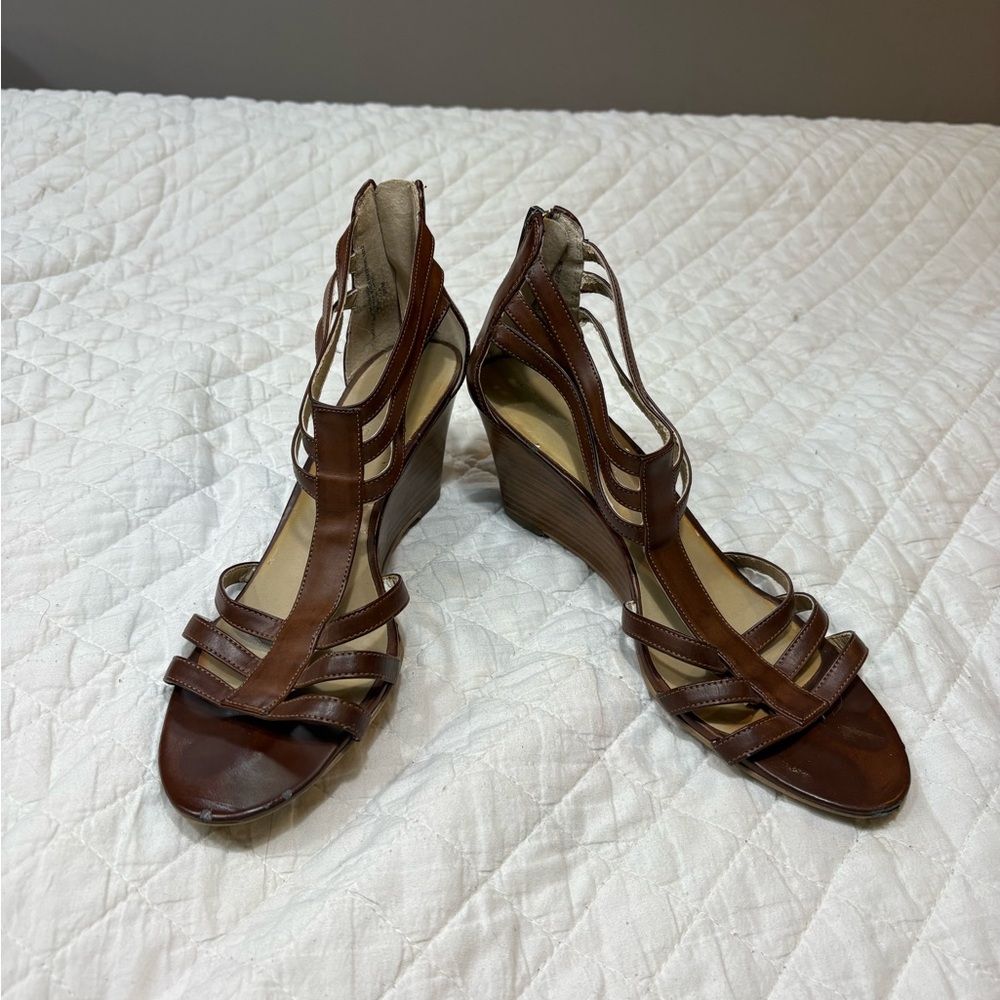 Bandolino Tan Strappy Wedges